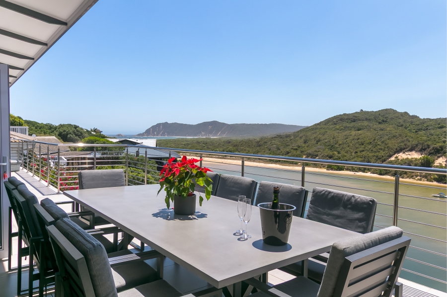 4 Bedroom Property for Sale in Kingfisher Creek Western Cape